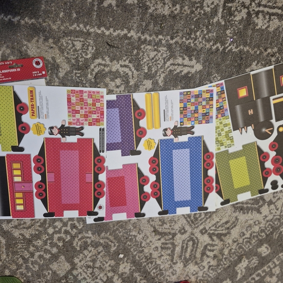 Paper Train Set - Multicolor - Picture 2 of 4